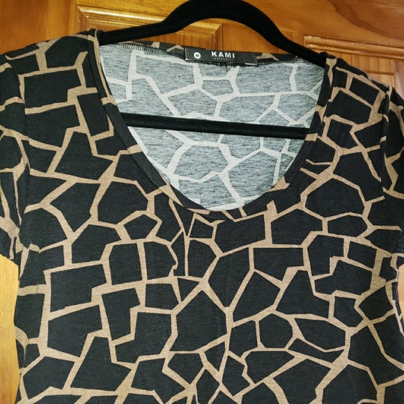 Beautiful giraffe print Maternity dress by Kami - Picture 2 of 2